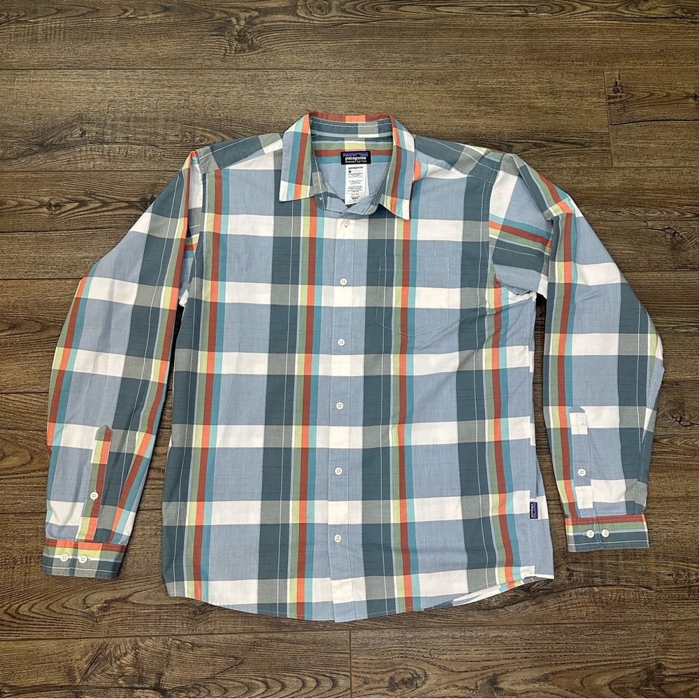 Patagonia Men’s Plaid Buttondown Longsleeve Shirt